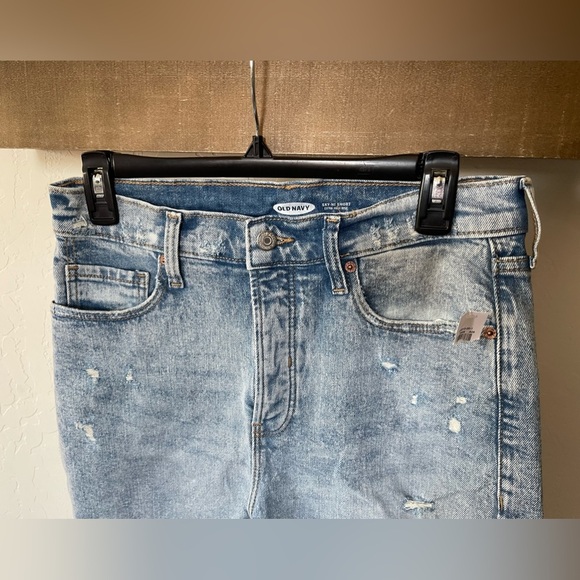 Old Navy| Sky High Short in Extra High Rise, Size 8•••Bermuda Style, NWT - Picture 2 of 9